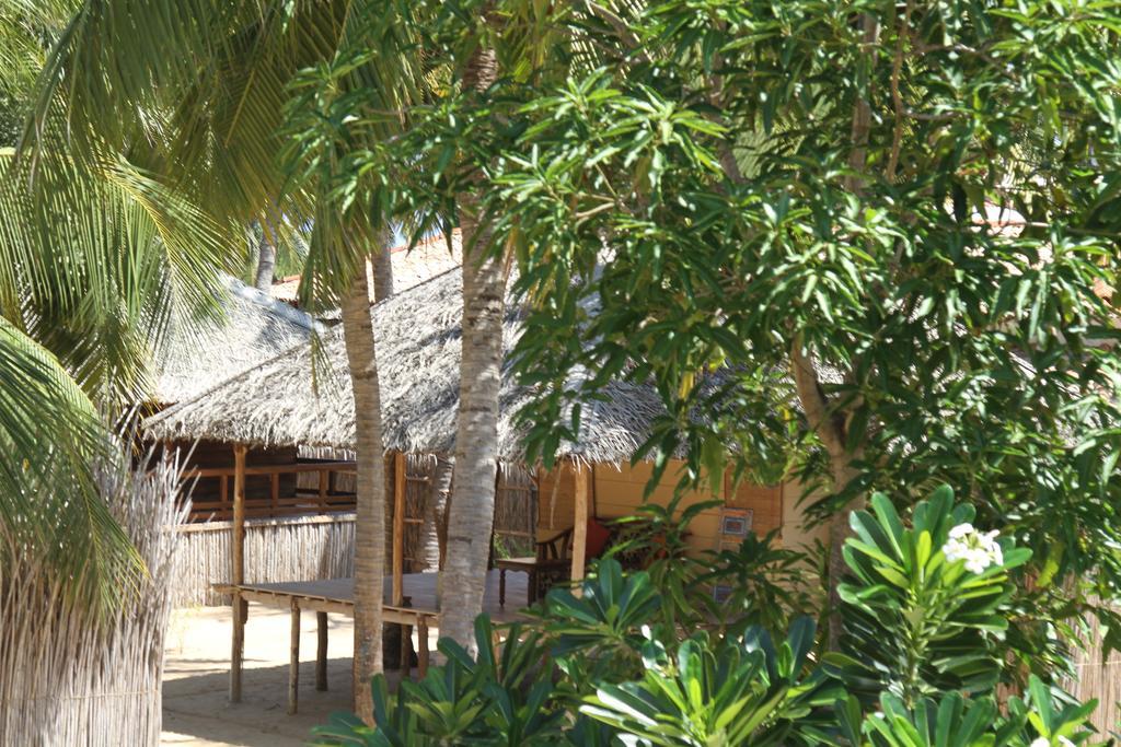 Cocodance Kitesurfing Resort Kalpitiya Eksteriør billede